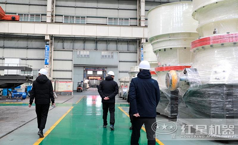 用户来厂参观星空平台-星空(中国)一站式服务平台
生产车间