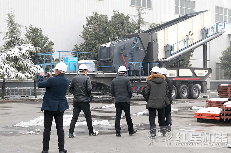 客户来厂对星空平台-星空(中国)一站式服务平台
进行实地参观