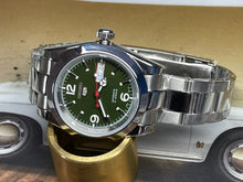 Load image into Gallery viewer, NH36 Powered Automatic Watch BNWOT Green Dial