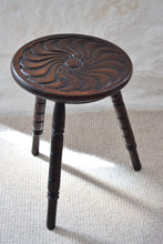 Load image into Gallery viewer, Small Oak Occasional Table 