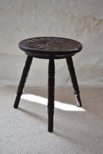 Load image into Gallery viewer, Small Oak Occasional Table 