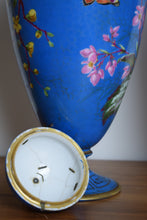 Load image into Gallery viewer,  Blue Porcelain Vases with Covers