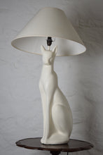 Load image into Gallery viewer, White Cat Table Lamp
