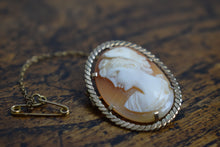 Load image into Gallery viewer, cameo brooch