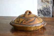 Load image into Gallery viewer, pottery casserole dish