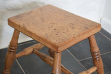 Load image into Gallery viewer, small oak stool