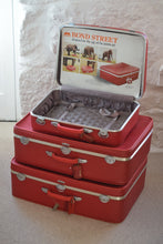 Load image into Gallery viewer, Vintage Set of 3 Red Suitcases 