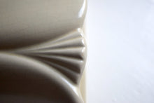 Load image into Gallery viewer, Dartmouth Pottery Devon Cream Ceramic Wall Pocket 