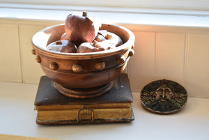 antique bowl with apples