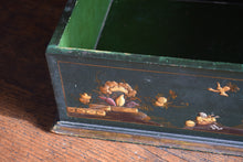 Load image into Gallery viewer, 18th Century Chinoiserie Lacquered Lace Box